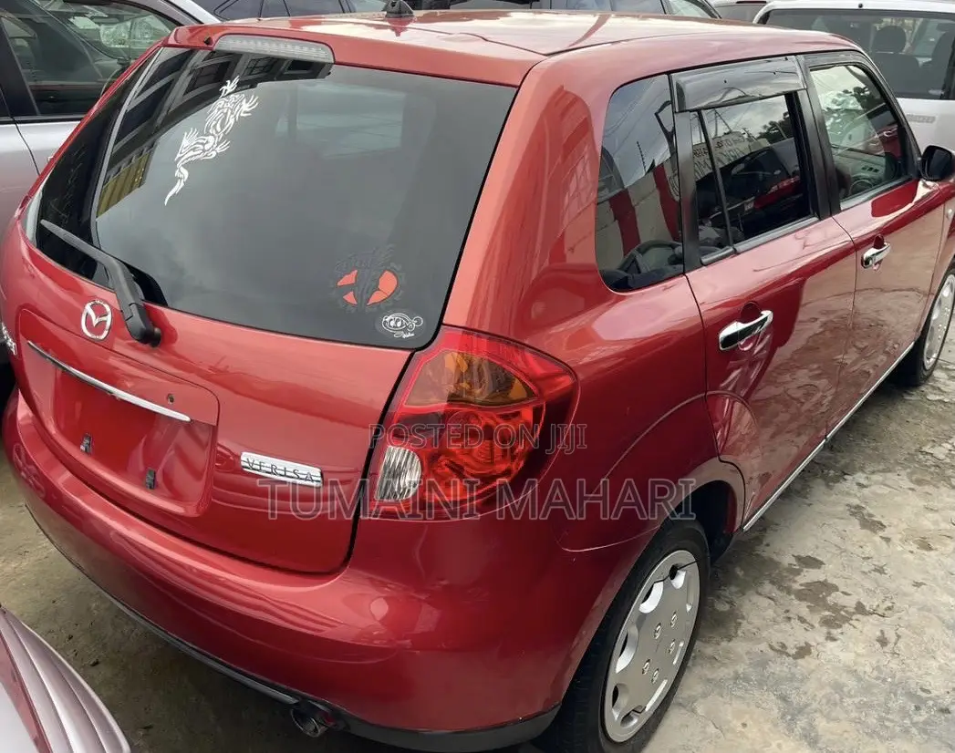 Mazda Verisa 2008 Red