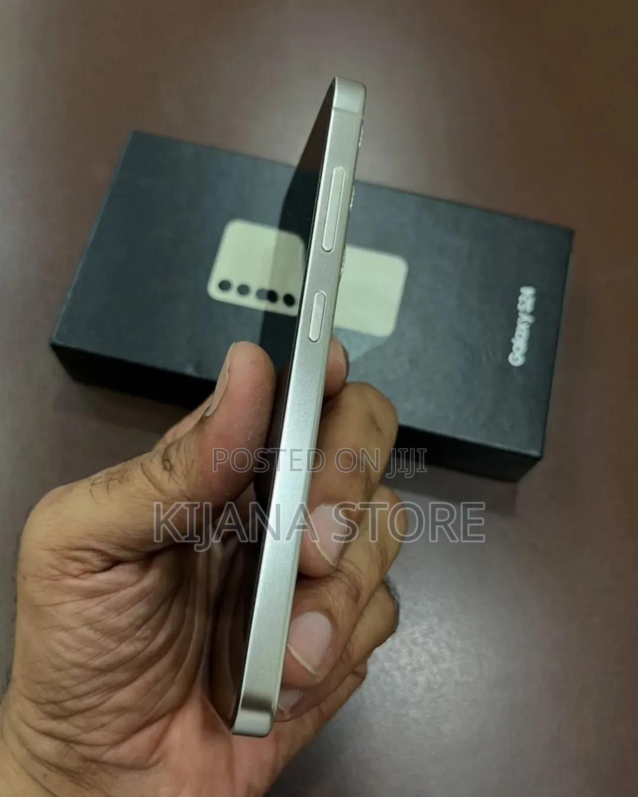 New Samsung Galaxy S24 256 GB Gold