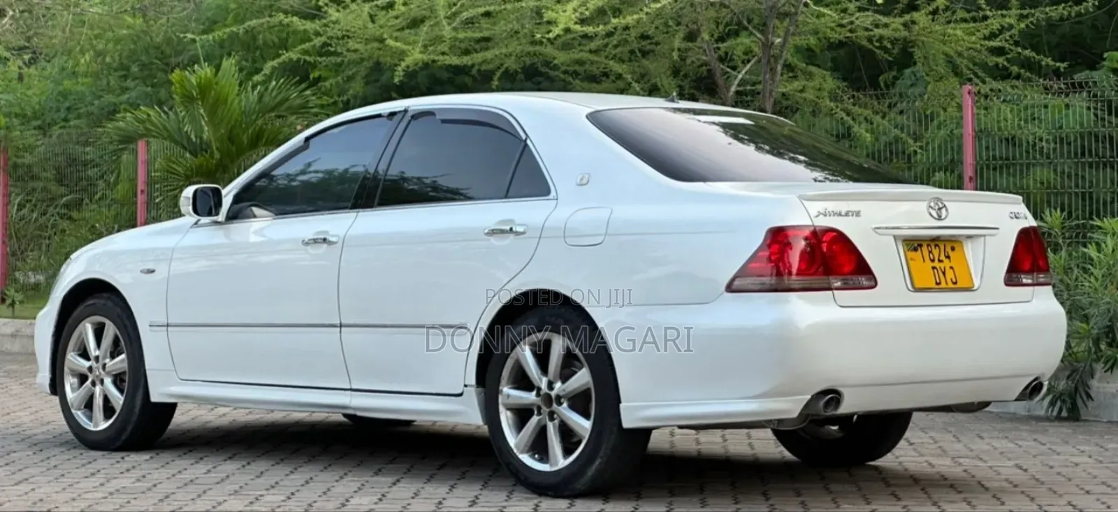 Toyota Crown 2006 White