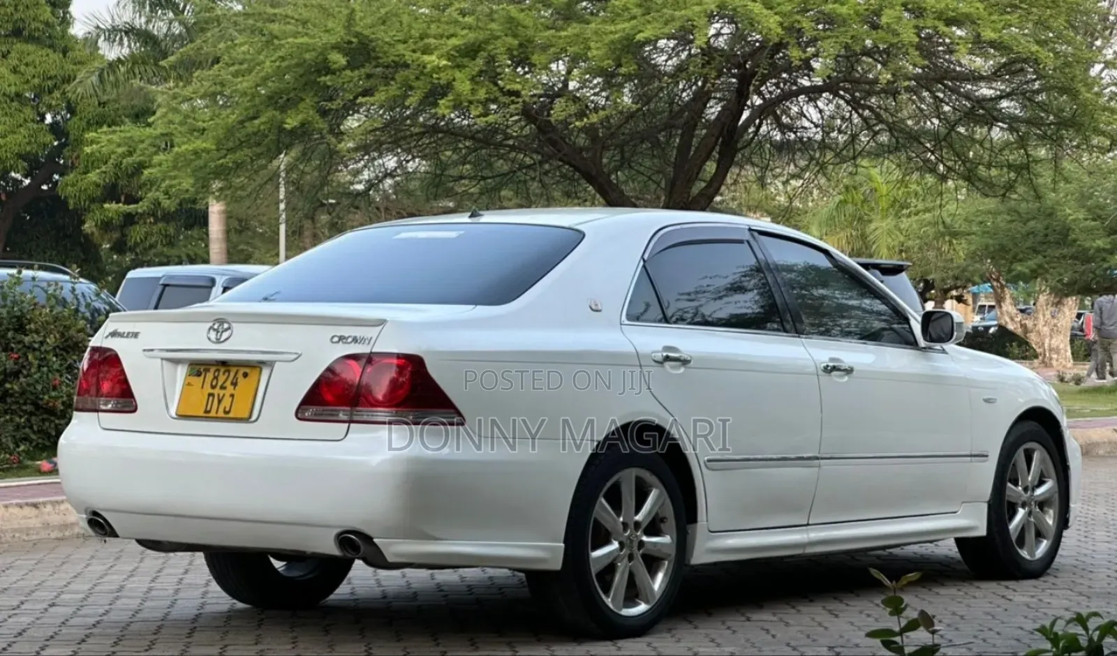 Toyota Crown 2006 White