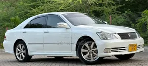 Toyota Crown 2006 White