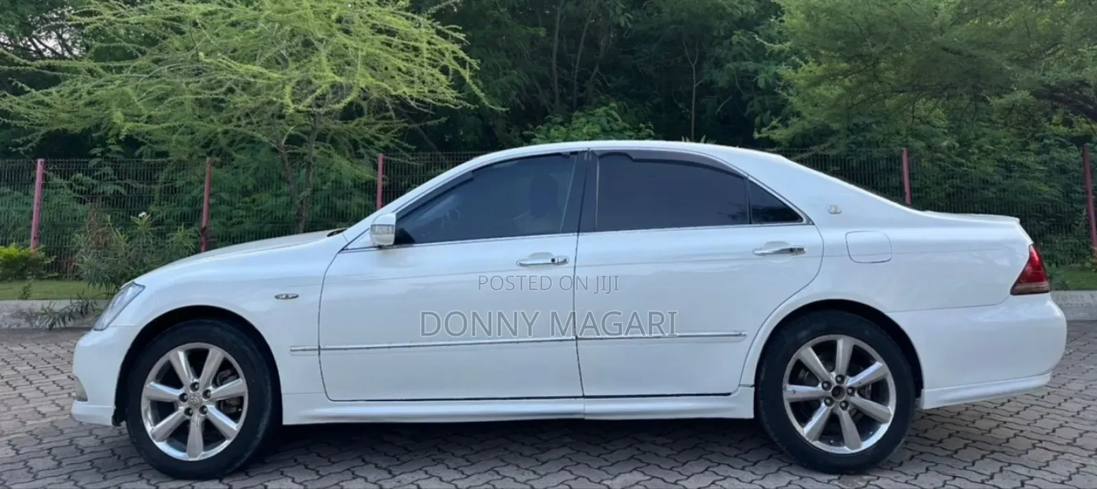 Toyota Crown 2006 White