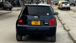 Toyota IST 2004 Blue