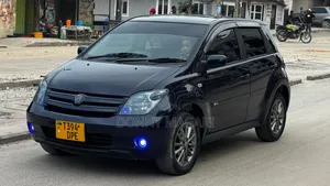 Toyota IST 2004 Blue
