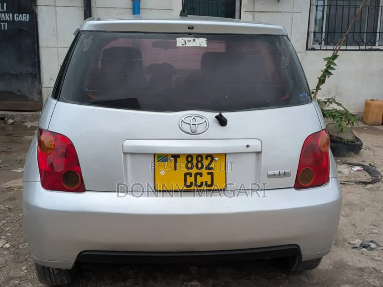 Toyota IST 2004 Silver