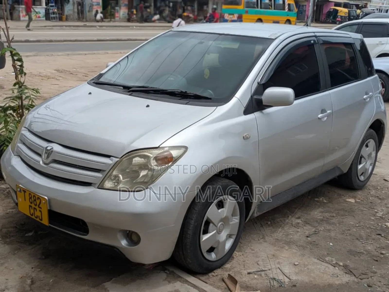 Toyota IST 2004 Silver