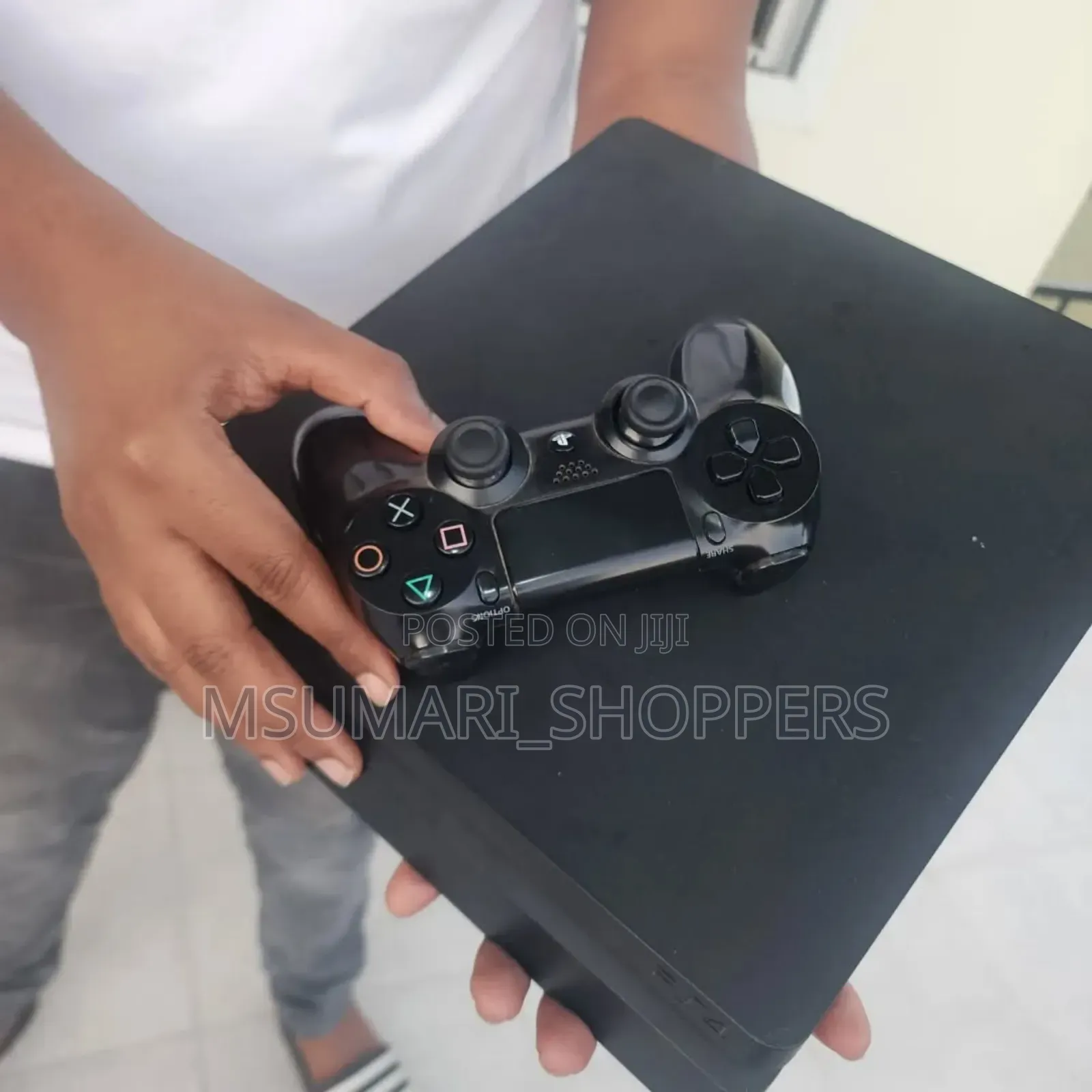 Playstation 4 Clean Used Uk. 620,000/= Padi Mbili