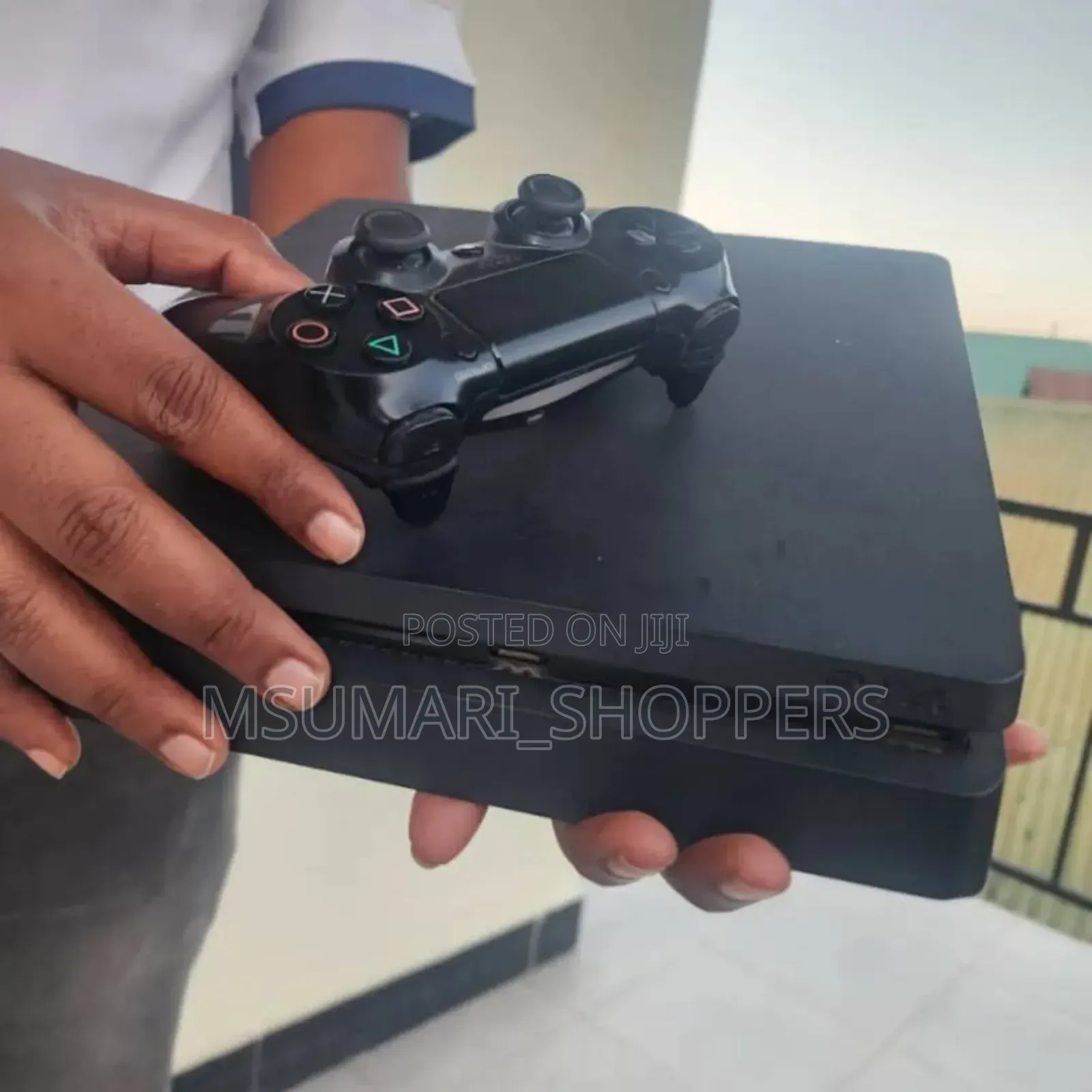 Playstation 4 Clean Used Uk. 620,000/= Padi Mbili