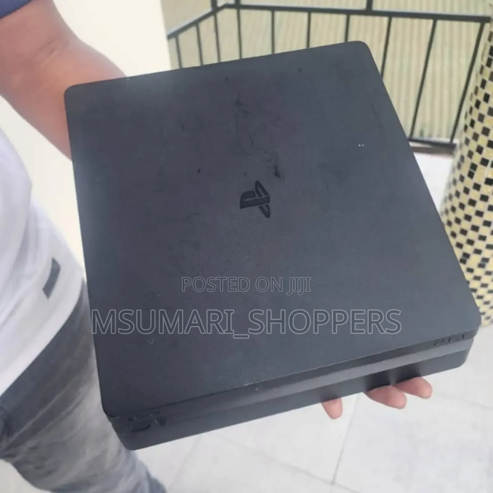 Playstation 4 Clean Used Uk. 620,000/= Padi Mbili