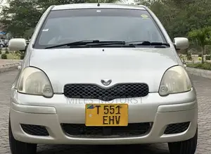 Toyota Vitz 2002 Silver