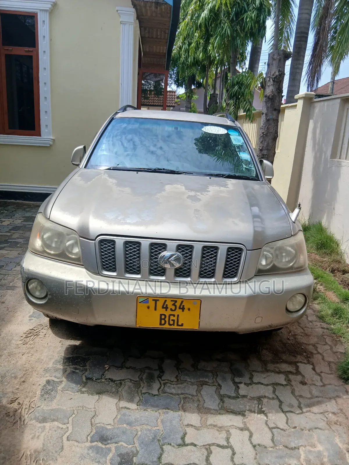 Toyota Kluger 2001 Gold