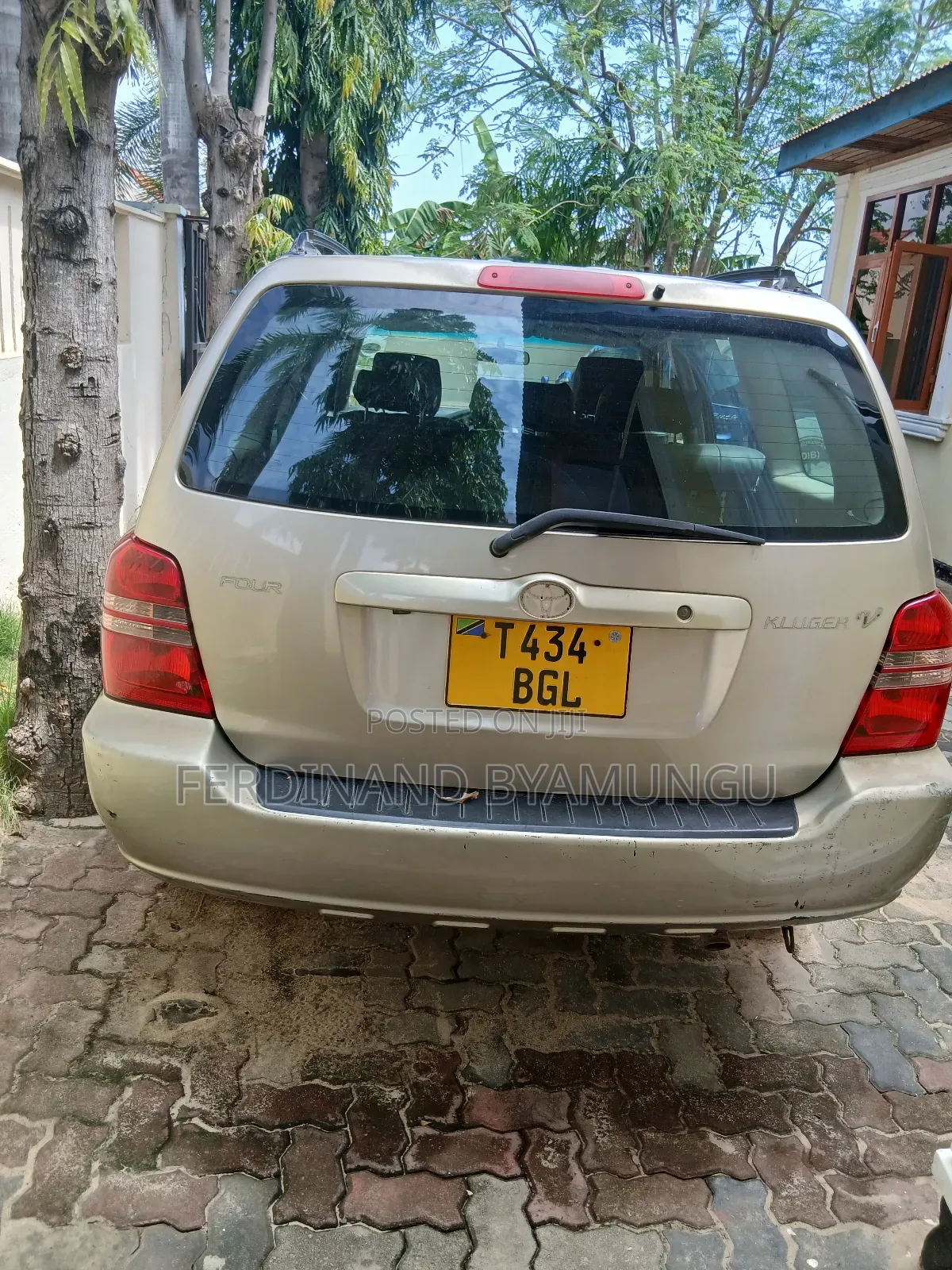 Toyota Kluger 2001 Gold