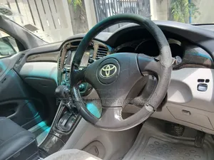 Toyota Kluger 2001 Gold