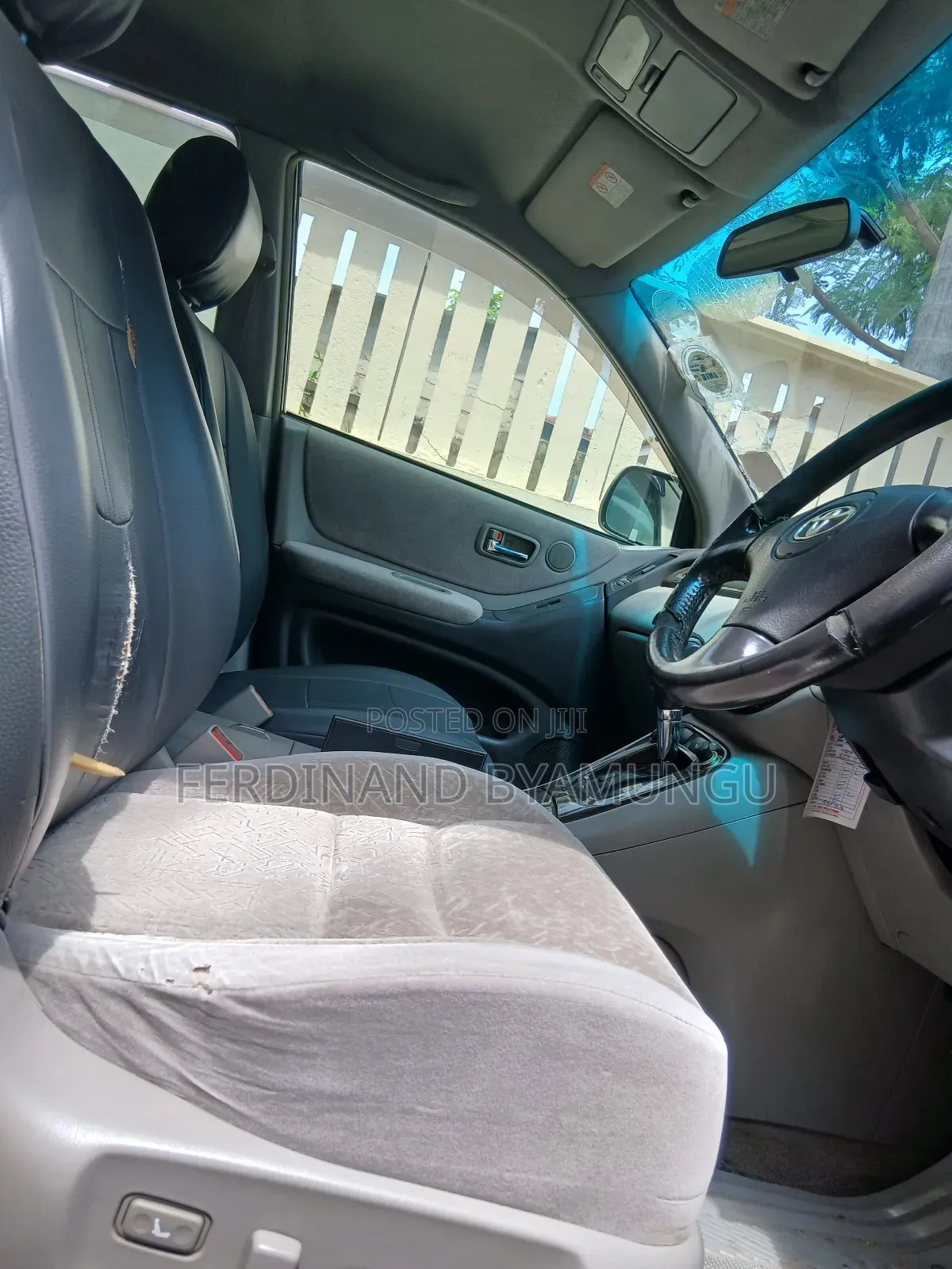 Toyota Kluger 2001 Gold
