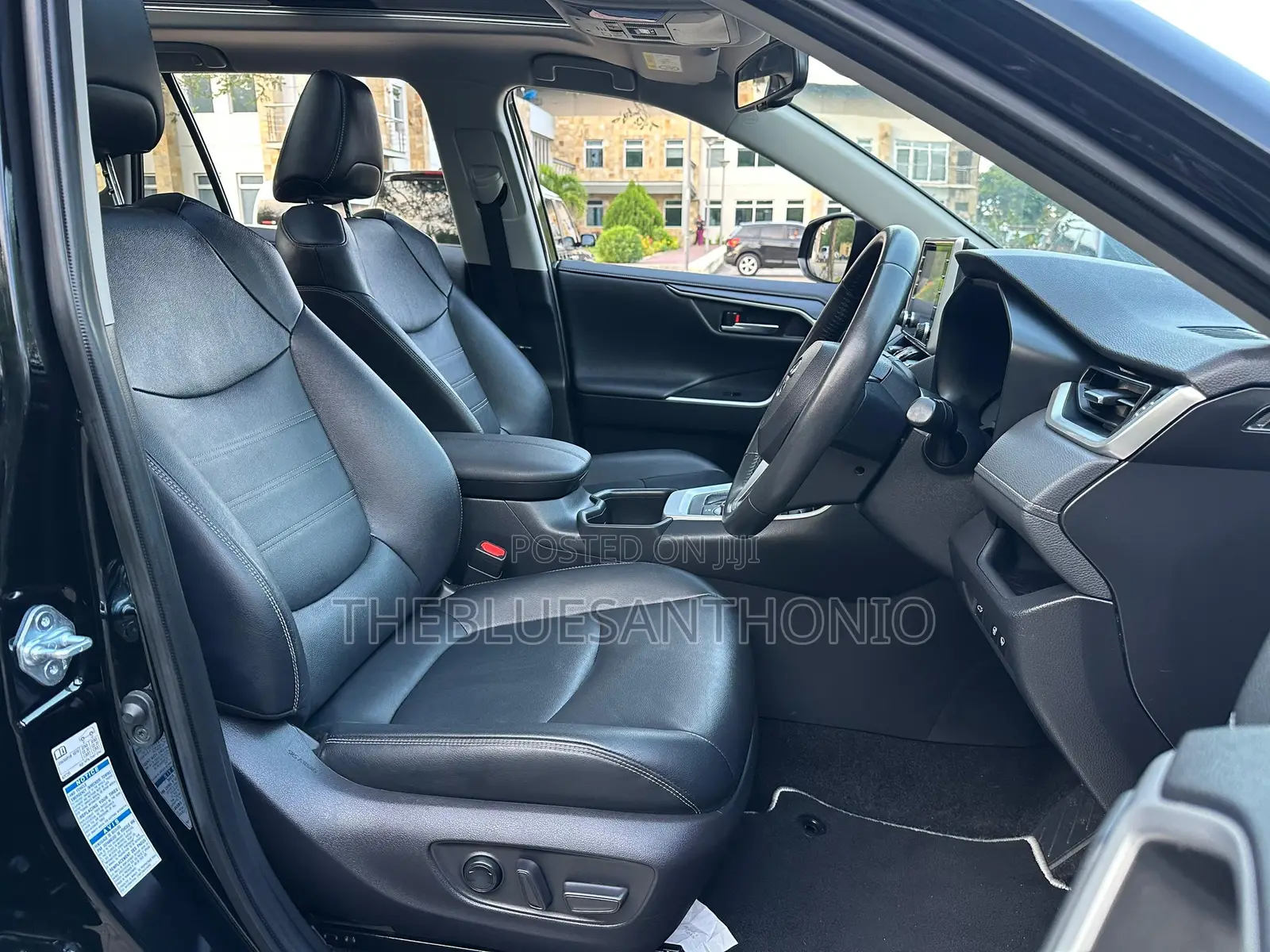 Toyota RAV4 Hybrid 2022 Black