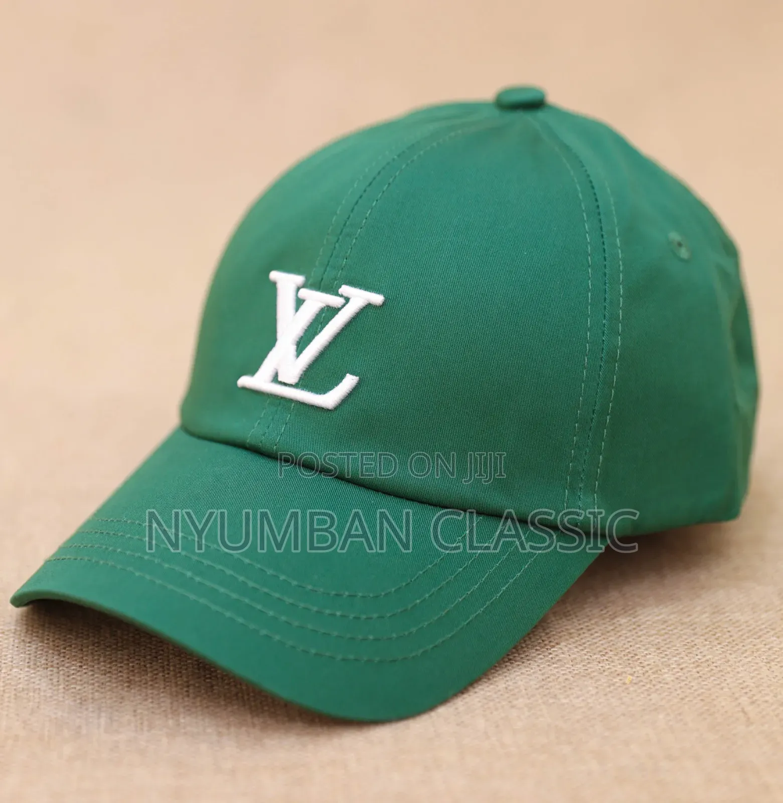 Caps Lou's Vuitton