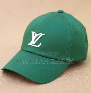 Caps Lou's Vuitton