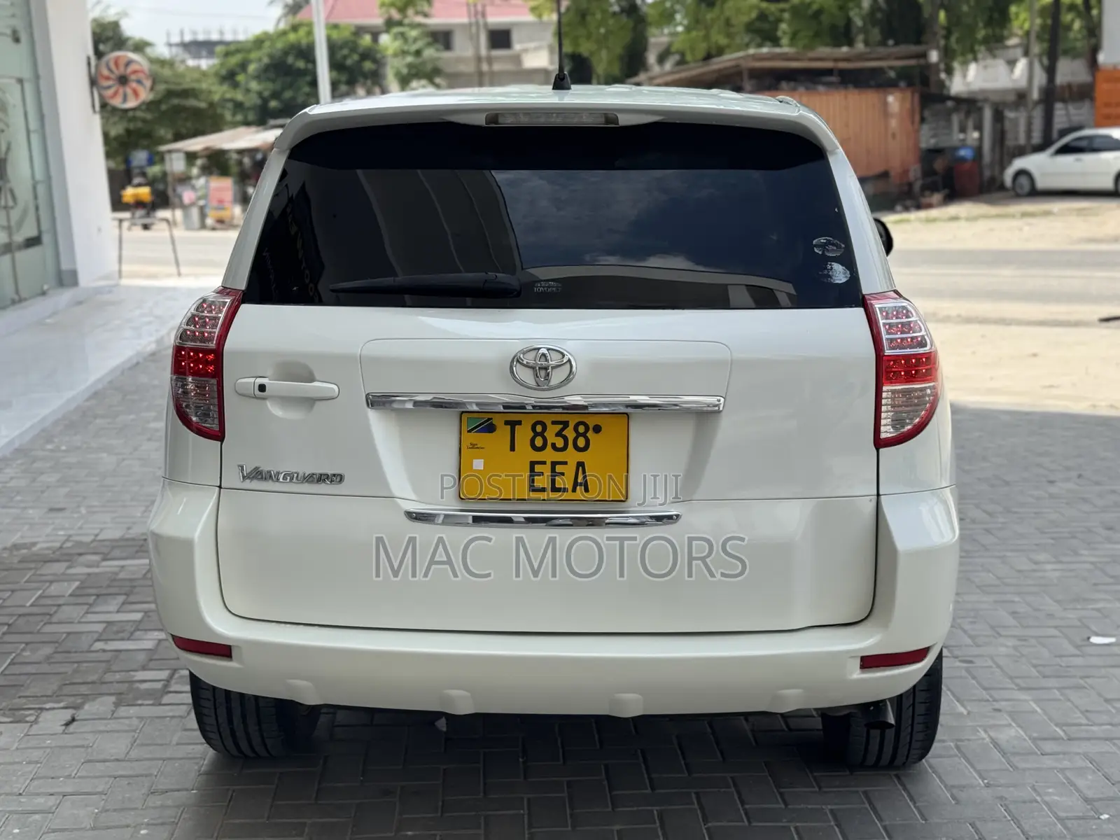 Toyota Vanguard 2009 White