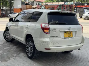 Toyota Vanguard 2009 White