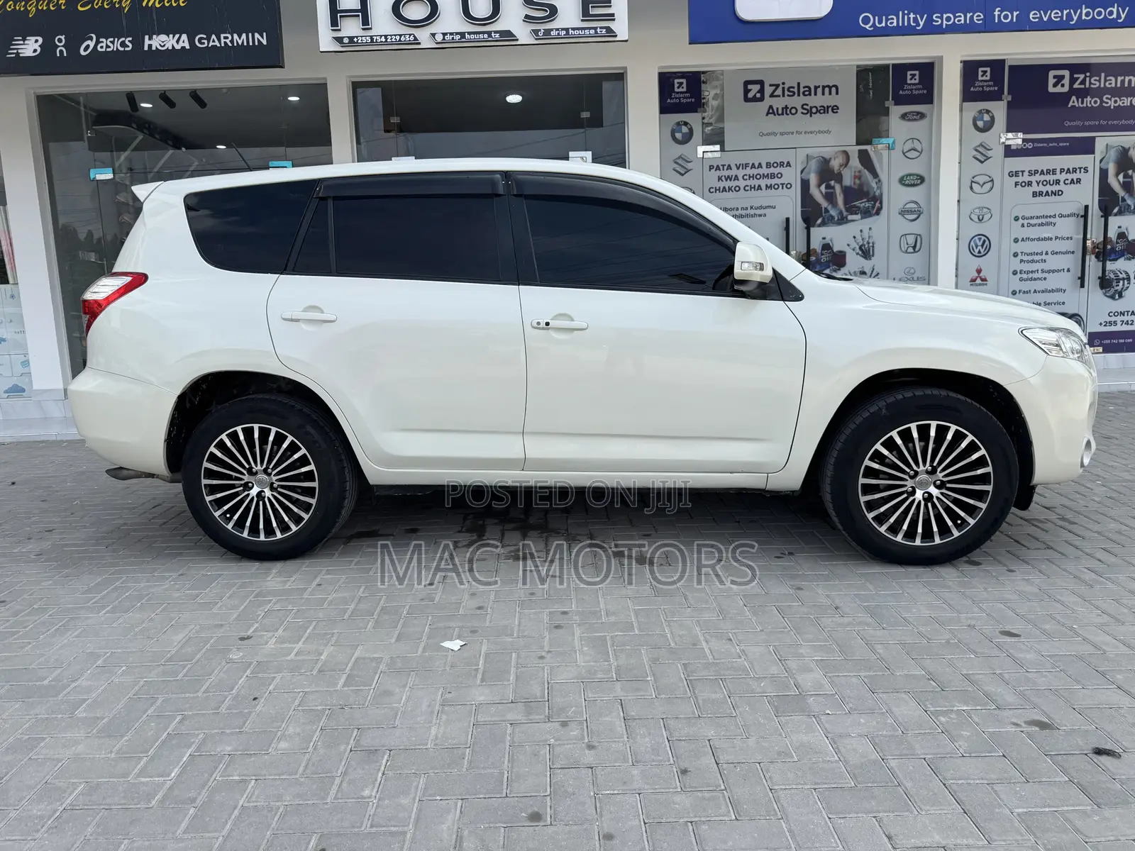 Toyota Vanguard 2009 White