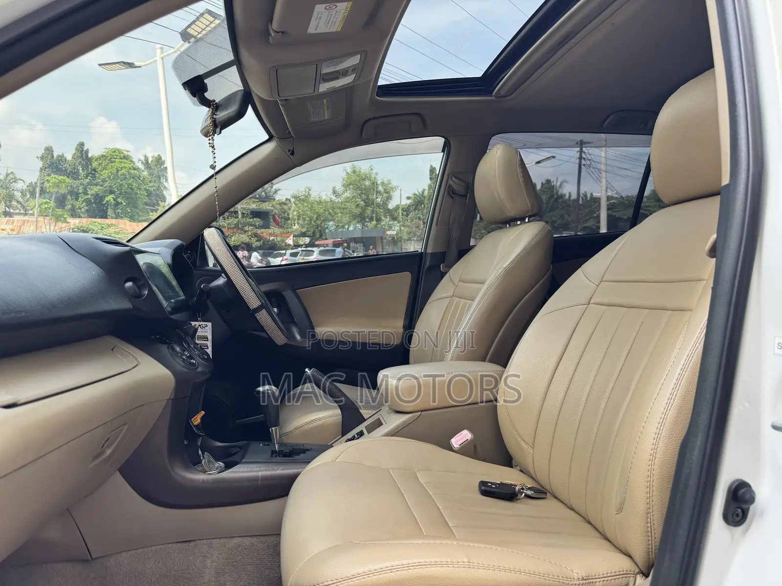 Toyota Vanguard 2009 White