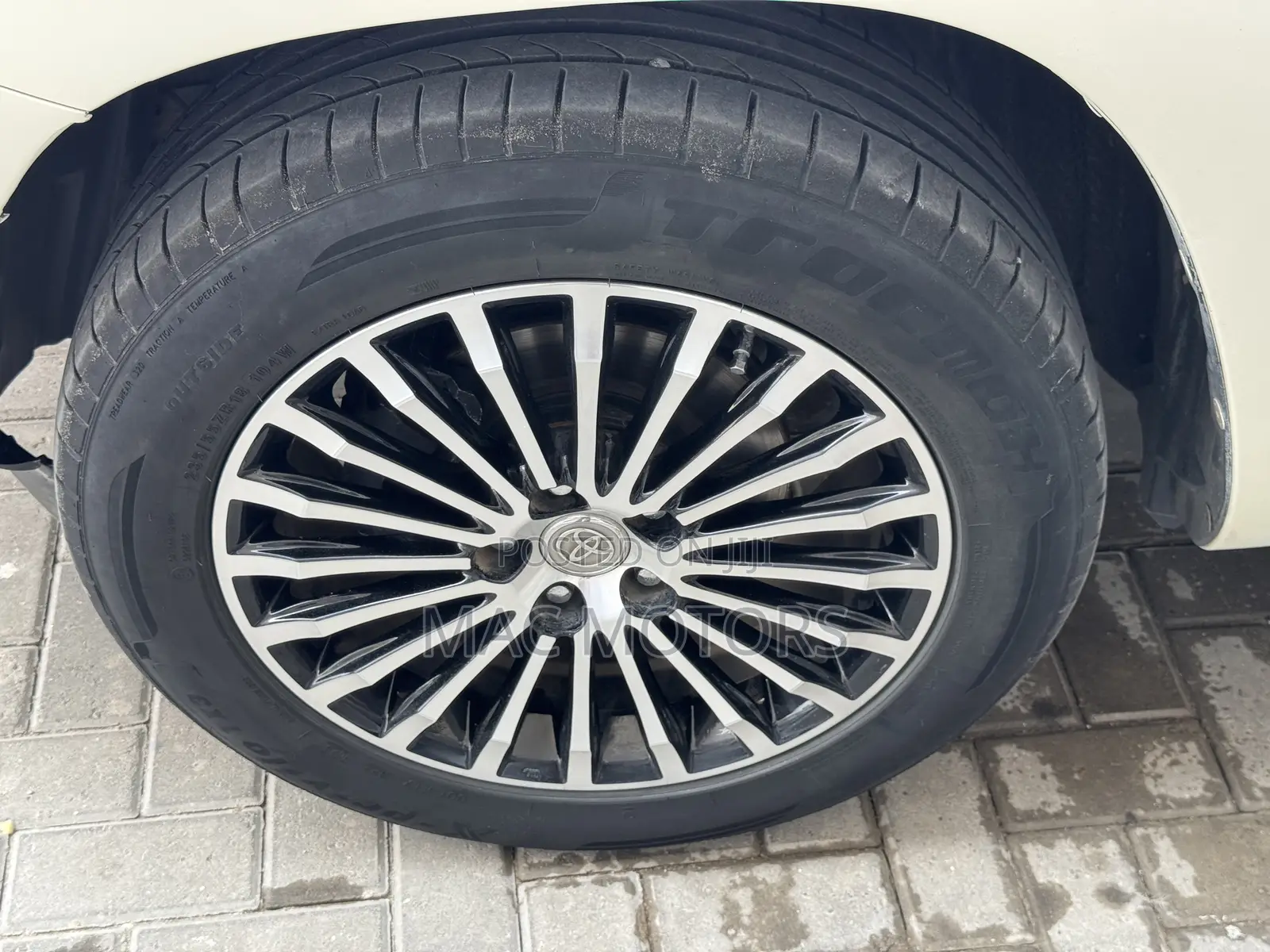 Toyota Vanguard 2009 White