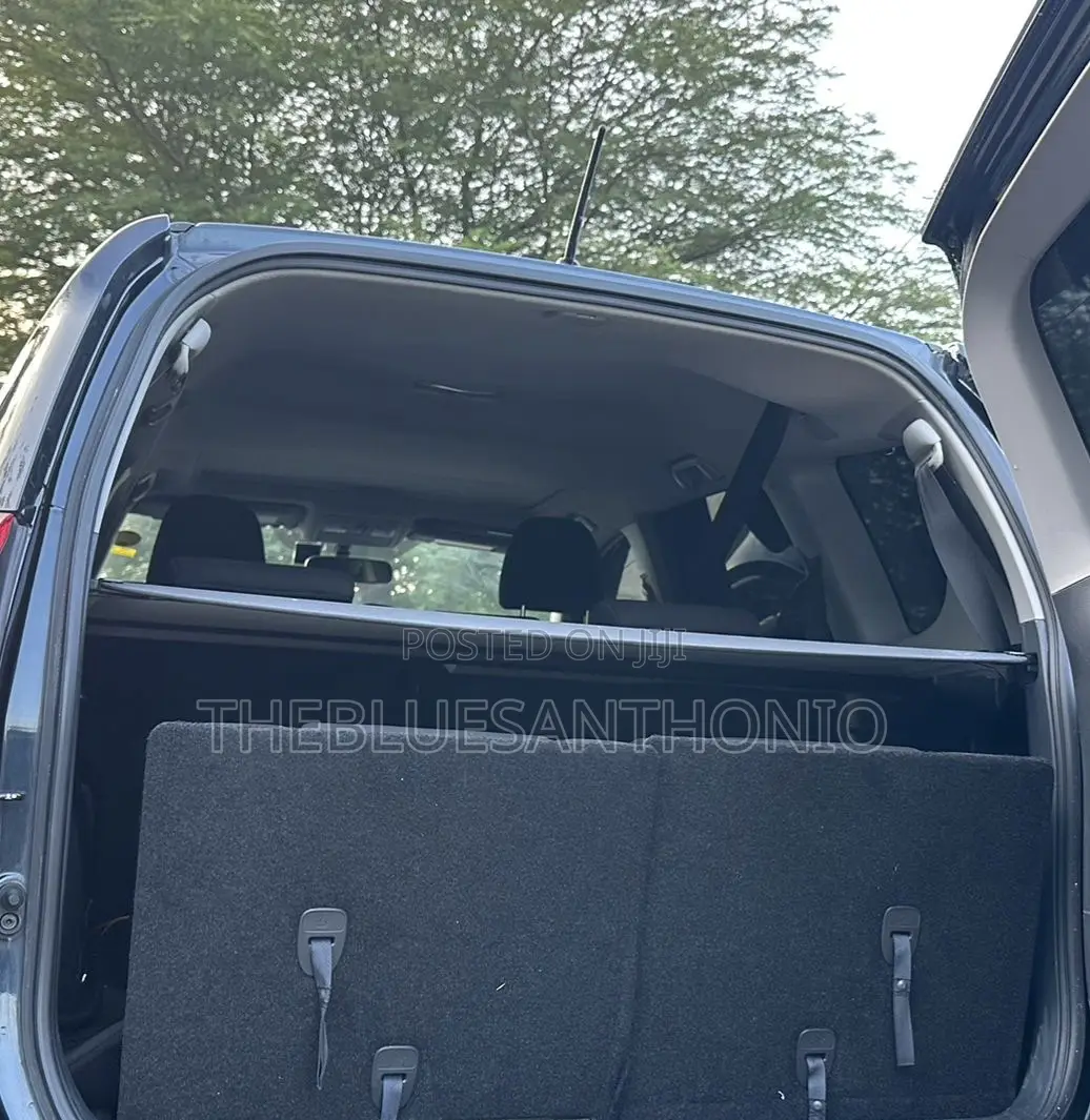 Toyota Vanguard 2012 Gray