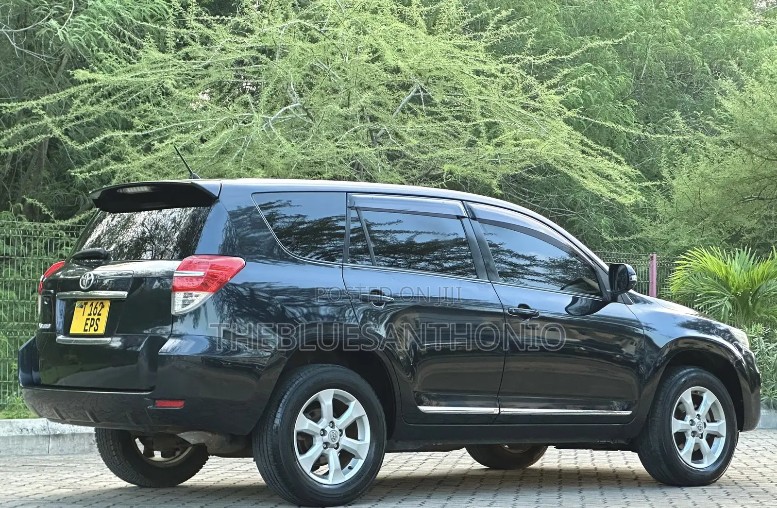Toyota Vanguard 2012 Gray