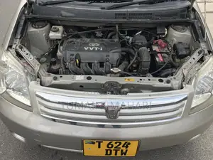 Toyota Raum 2003 Silver