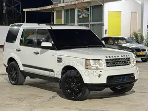 Land Rover Discovery 2012 White