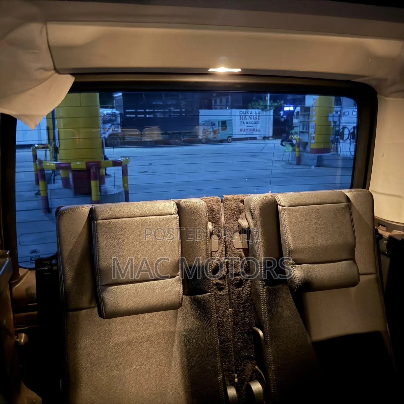 Land Rover Discovery 2012 White