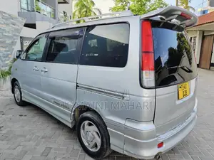 Toyota Noah 2003 Silver