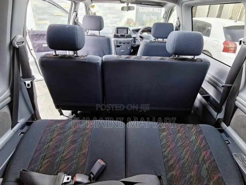 Toyota Noah 2003 Silver