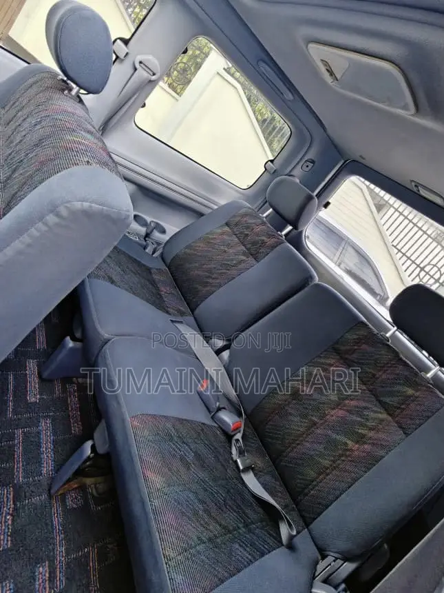Toyota Noah 2003 Silver