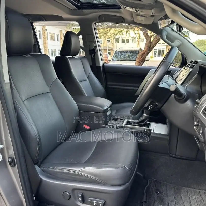 Toyota Land Cruiser Prado 2.7 2023 Gray