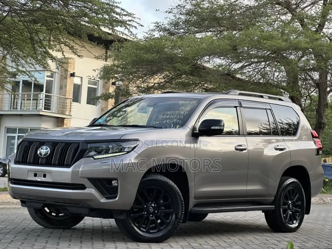 Toyota Land Cruiser Prado 2.7 2023 Gray