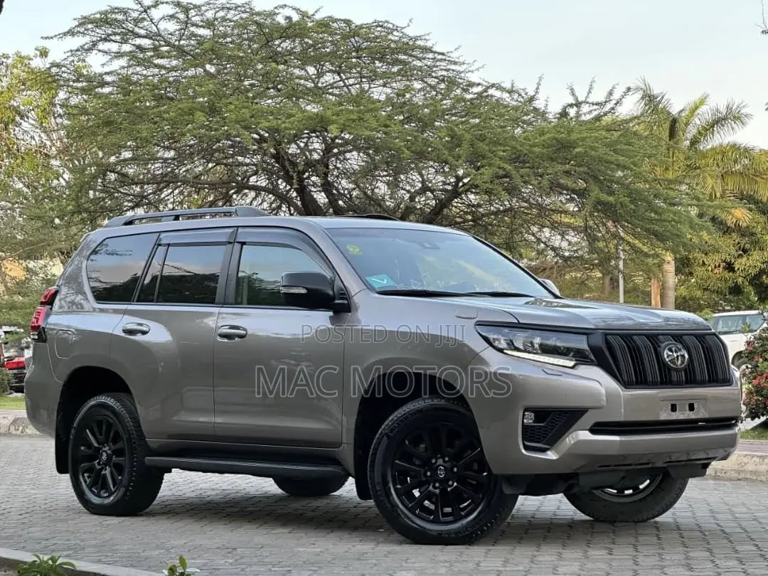 Toyota Land Cruiser Prado 2.7 2023 Gray