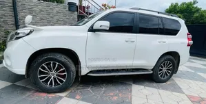 Toyota Land Cruiser Prado 2016 White