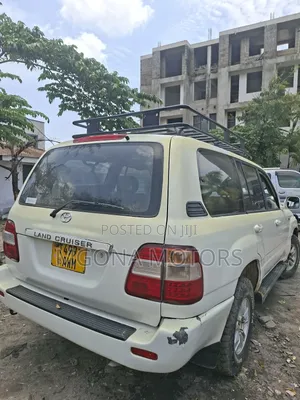 Toyota Land Cruiser 100 4.2 2006 White