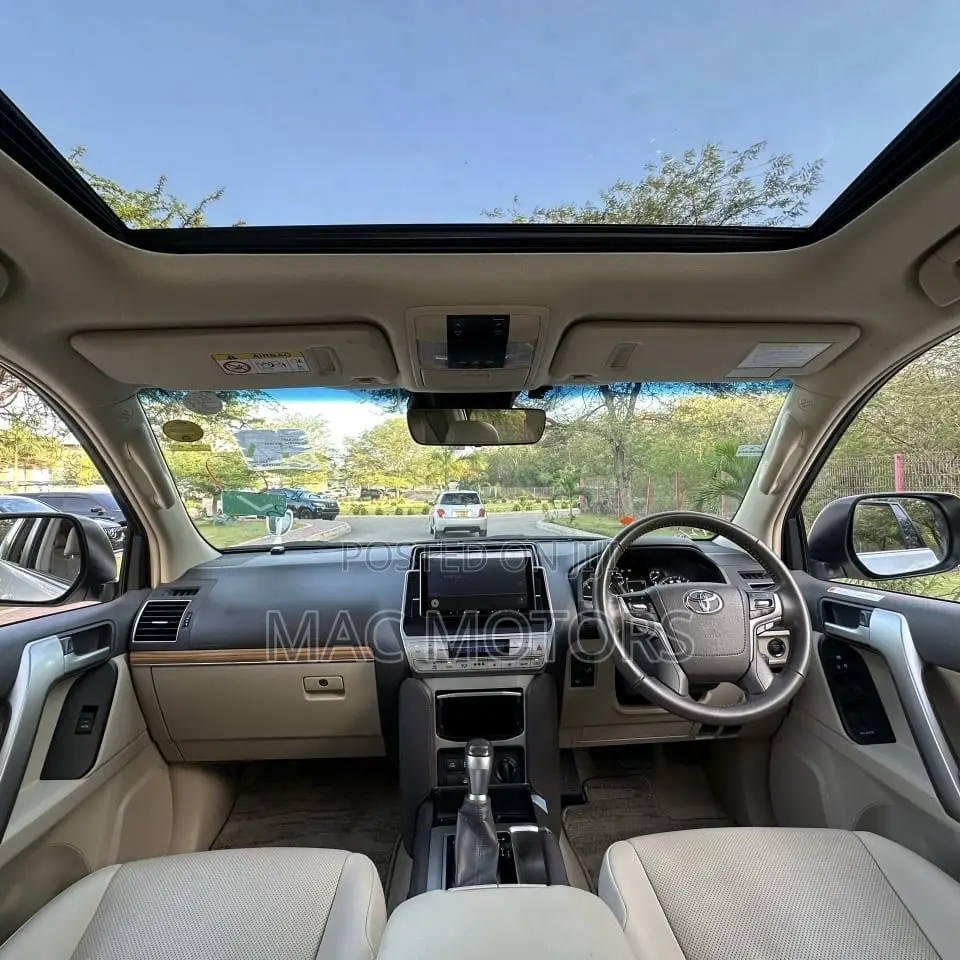 Toyota Land Cruiser Prado 2.8 2023 White