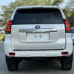 Toyota Land Cruiser Prado 2.8 2023 White