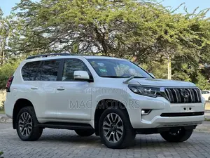 Toyota Land Cruiser Prado 2.8 2023 White