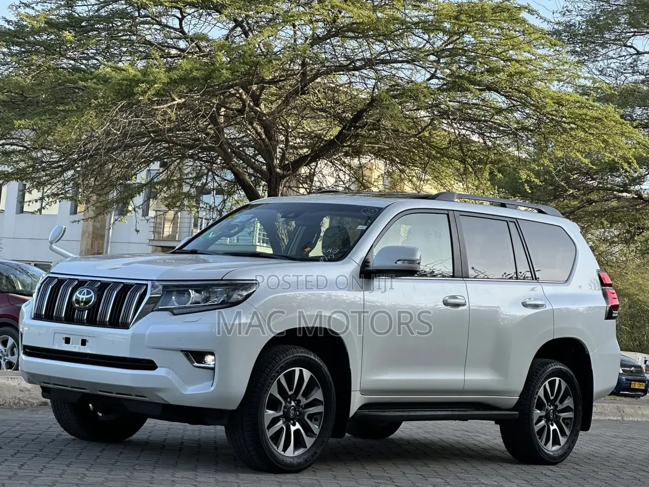 Toyota Land Cruiser Prado 2.8 2023 White
