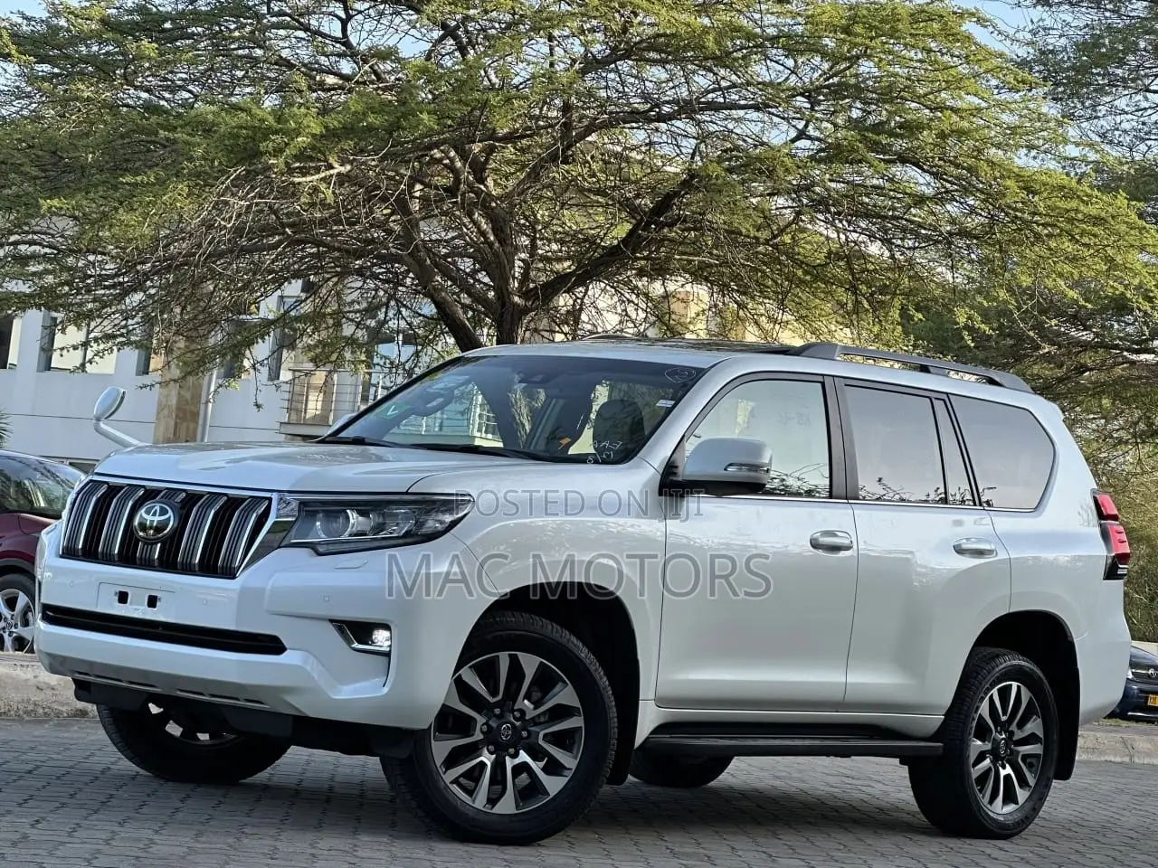 Toyota Land Cruiser Prado 2.8 2023 White