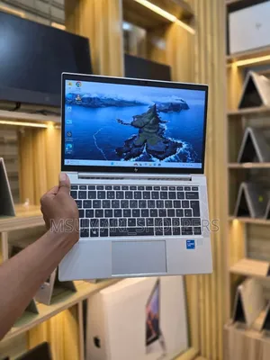 New Laptop HP EliteBook 830 G8 16GB Intel Core i5 SSD 256GB