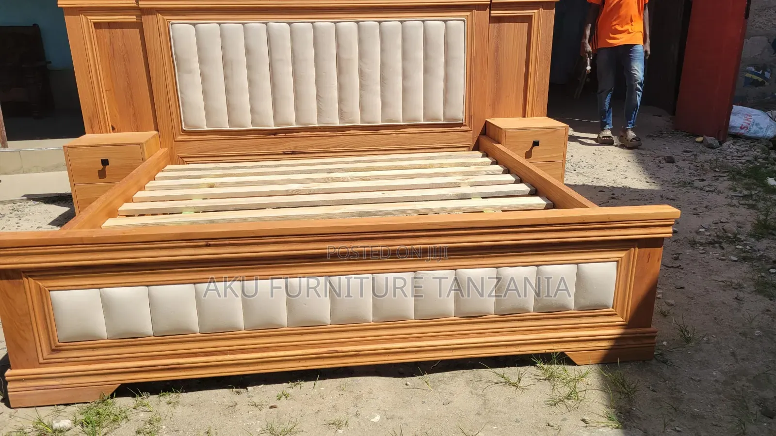 Mkongo Hardwood Bed
