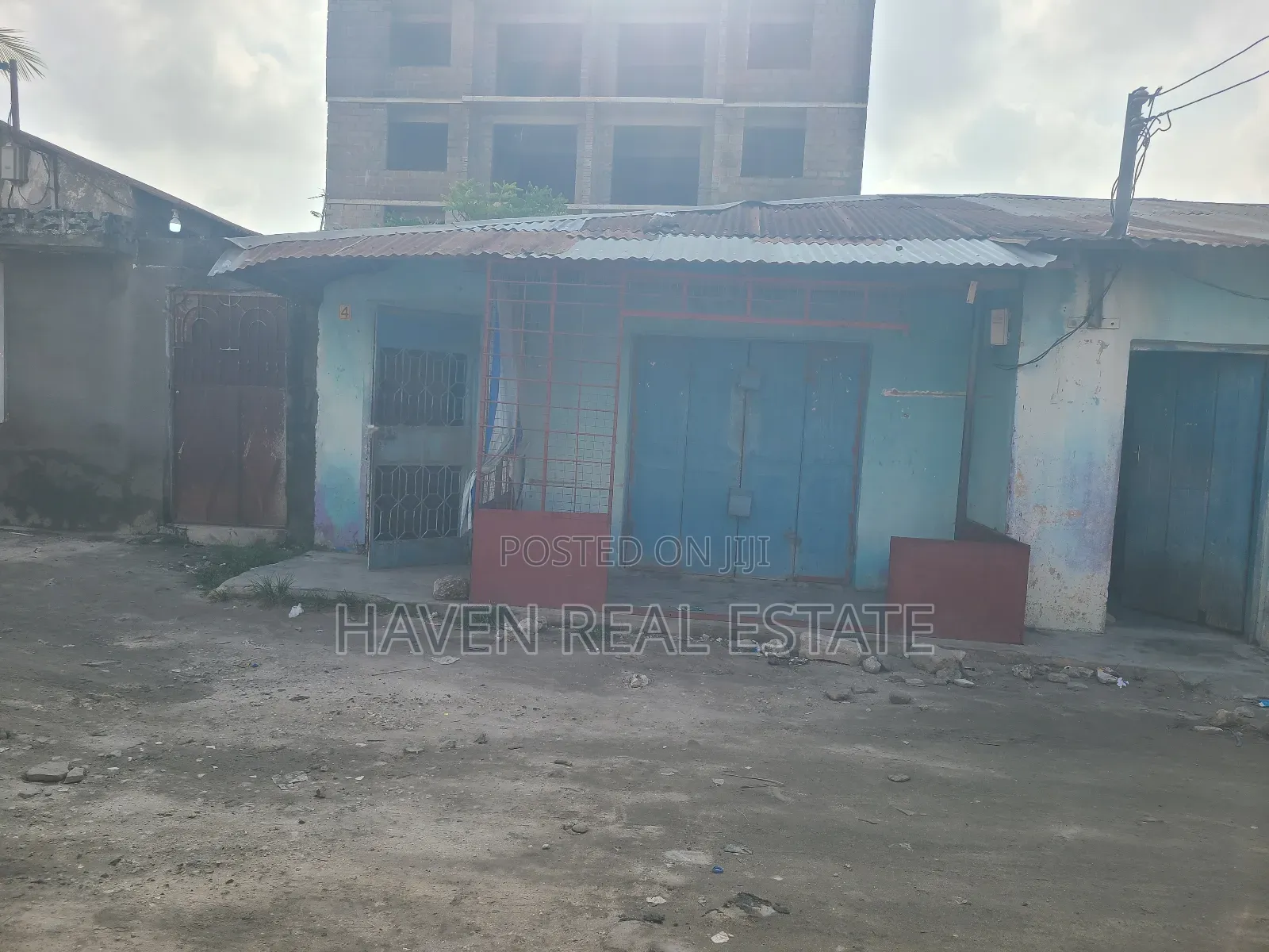 Kiwanja Kinauzwa Mtoni Kwa Azizi Ally