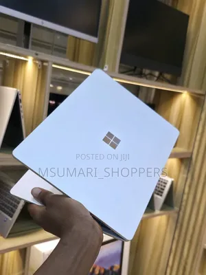 New Laptop Microsoft Surface Go 8GB Intel Core i5 SSD 256GB