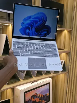 New Laptop Microsoft Surface Go 8GB Intel Core i5 SSD 256GB