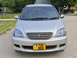 Toyota Nadia 2003 Silver